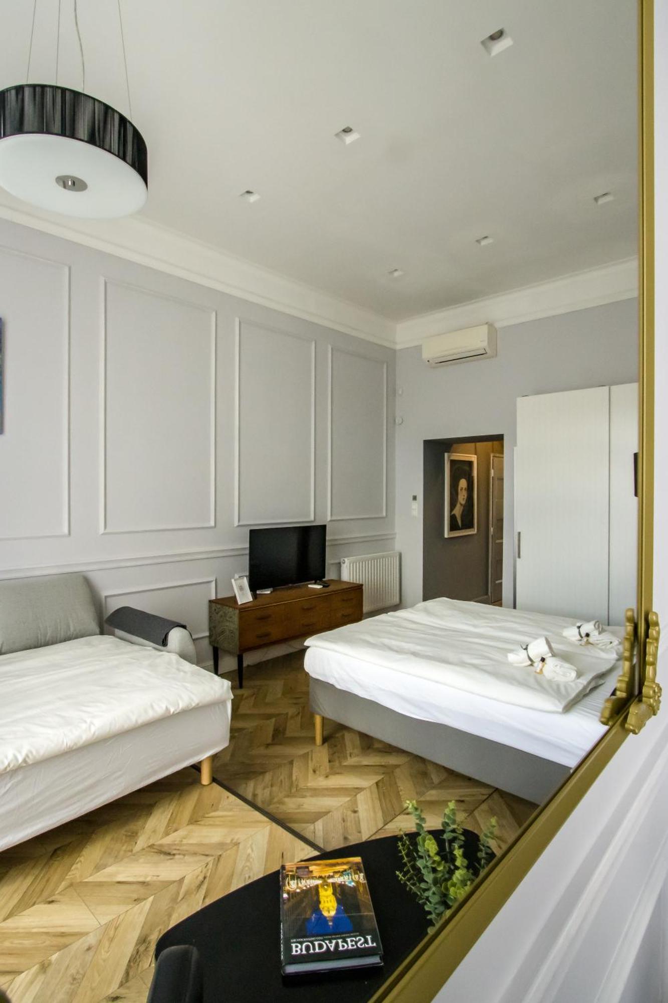 Wilson'S Oktogon Square Suite Apartment บูดาเปสต์ ภายนอก รูปภาพ